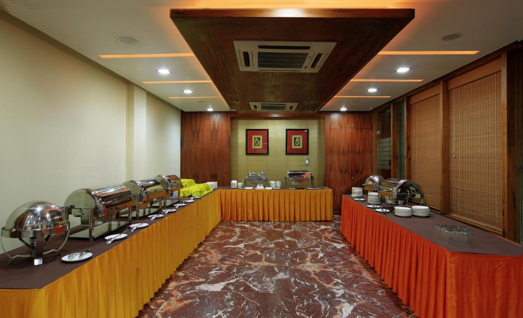 Rāipur Hotel Mayura מראה חיצוני תמונה