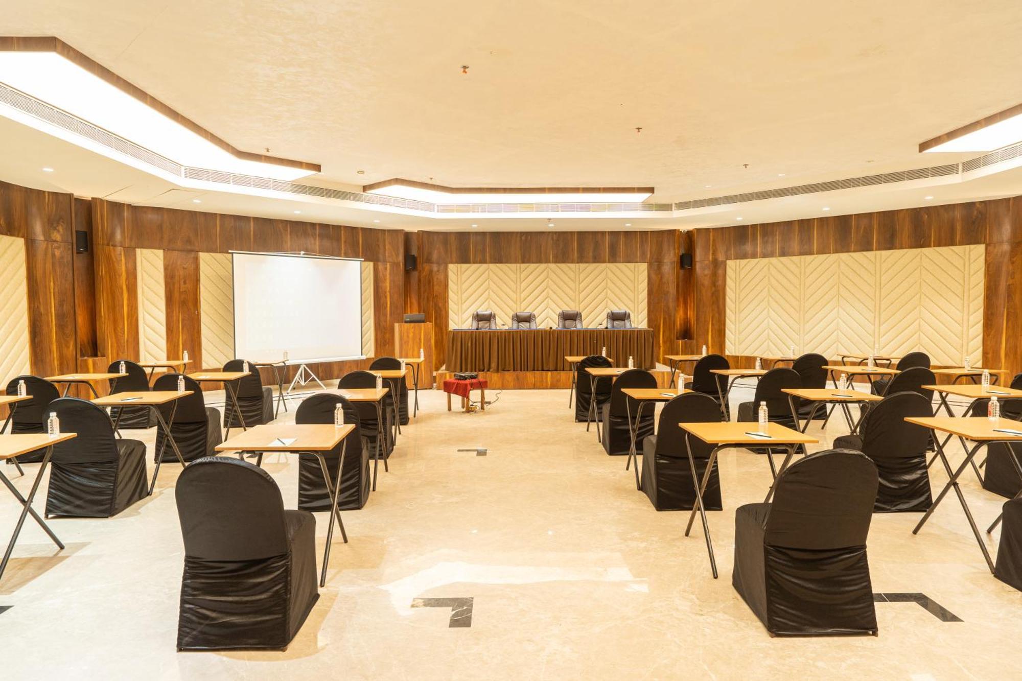 Rāipur Hotel Mayura מראה חיצוני תמונה