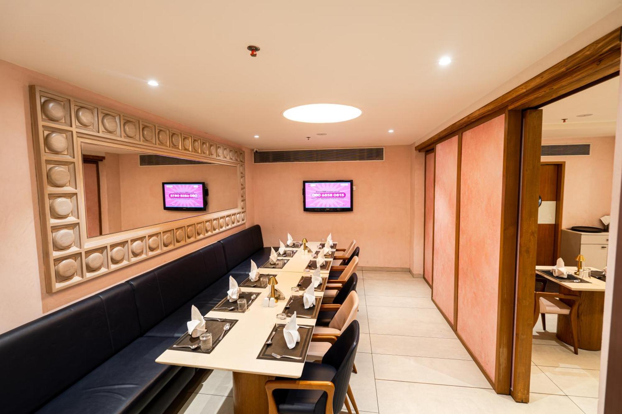 Rāipur Hotel Mayura מראה חיצוני תמונה