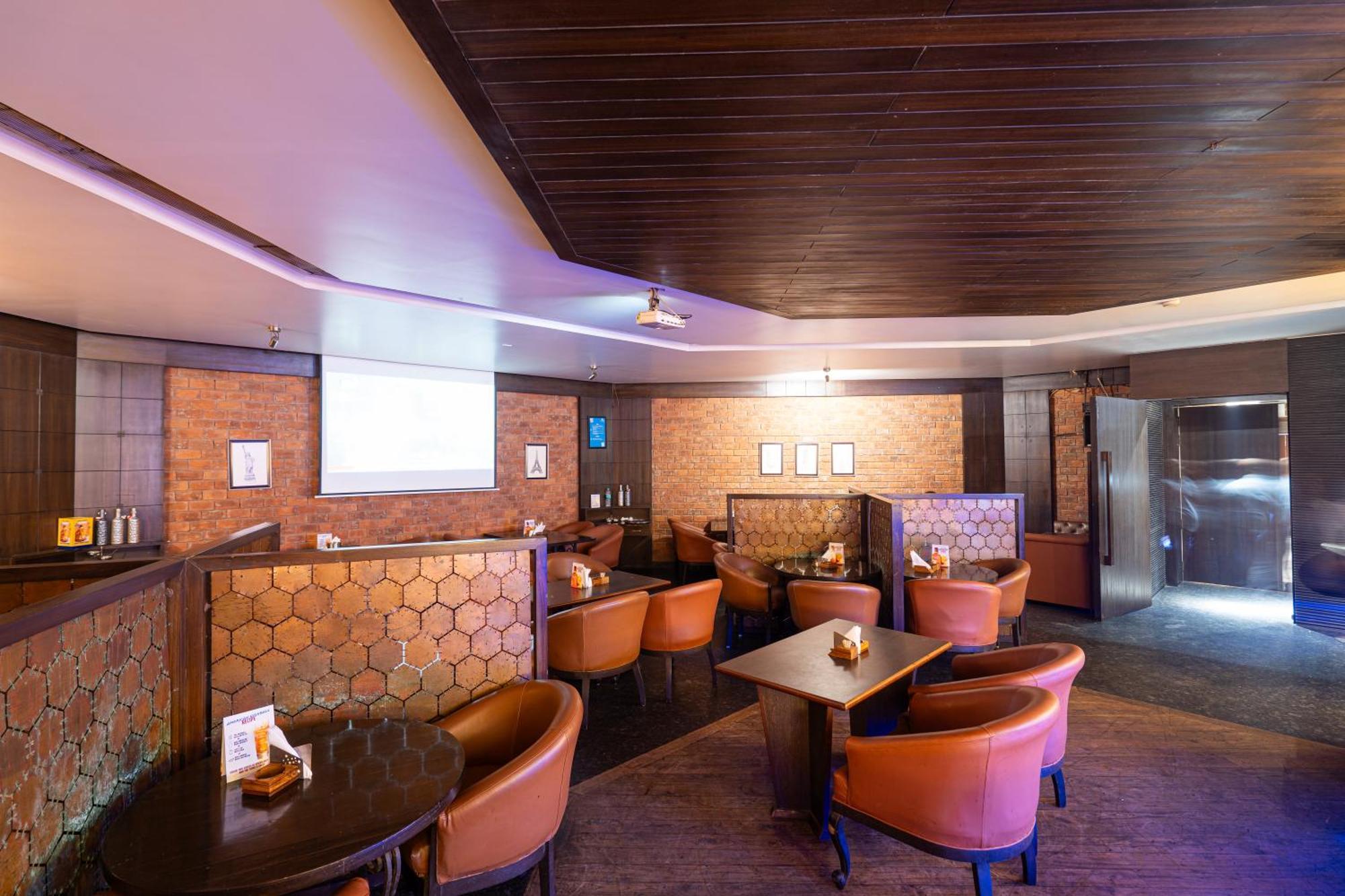 Rāipur Hotel Mayura מראה חיצוני תמונה