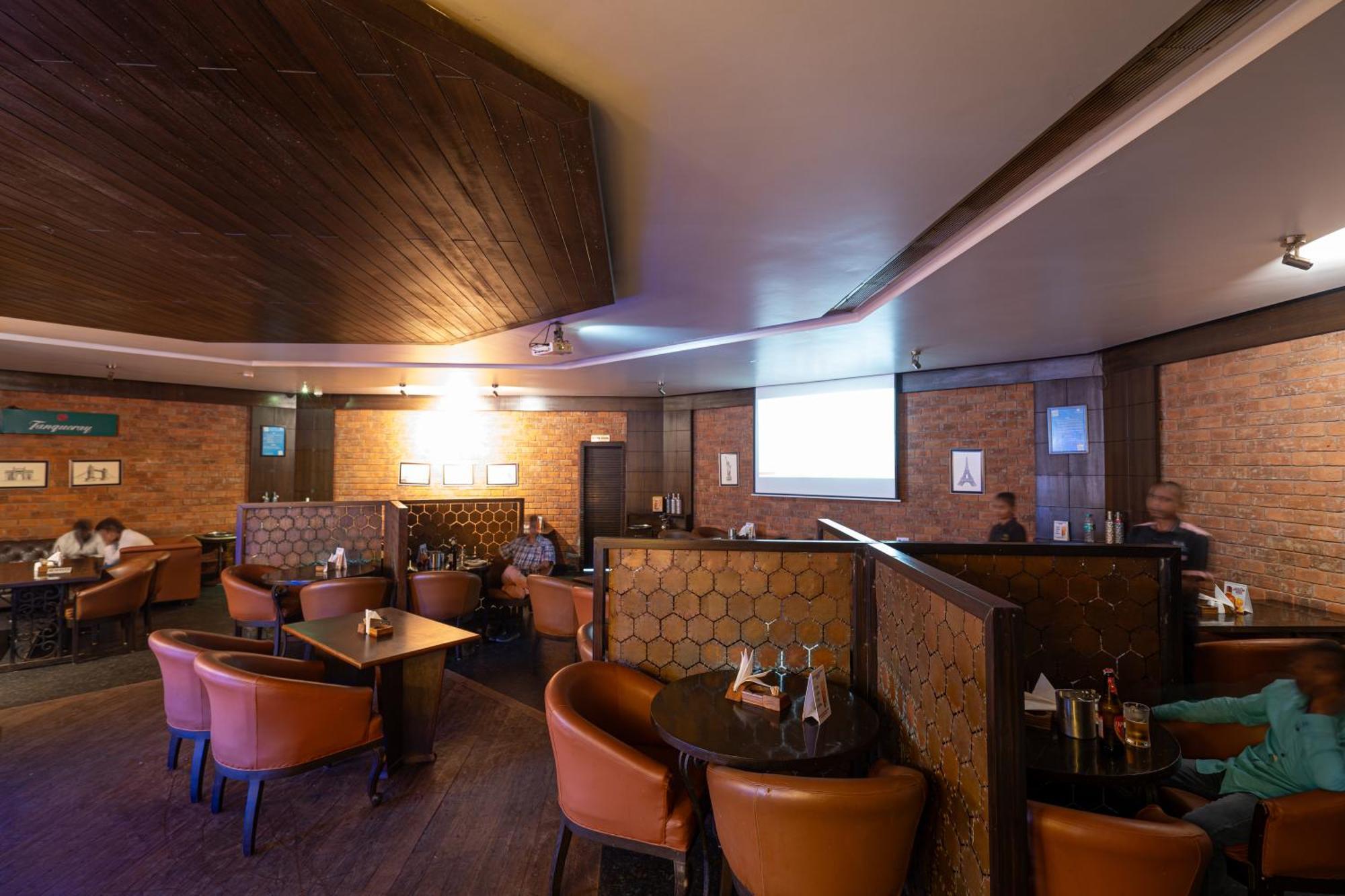 Rāipur Hotel Mayura מראה חיצוני תמונה