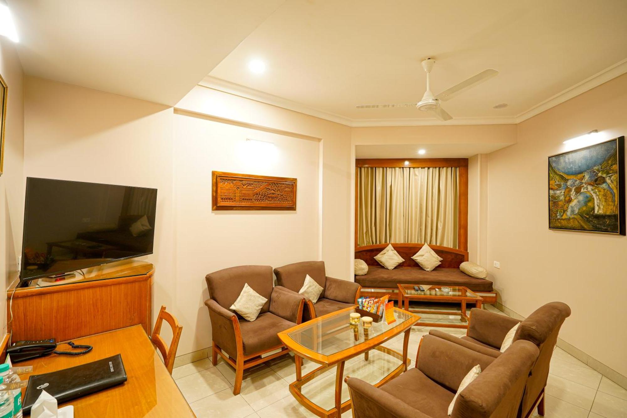 Rāipur Hotel Mayura מראה חיצוני תמונה