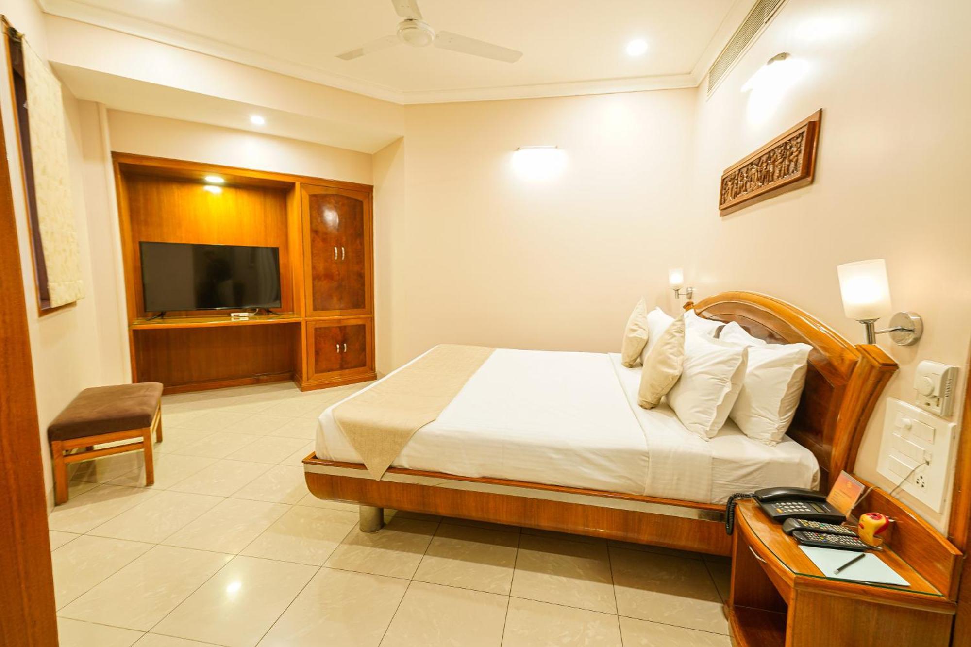 Rāipur Hotel Mayura מראה חיצוני תמונה