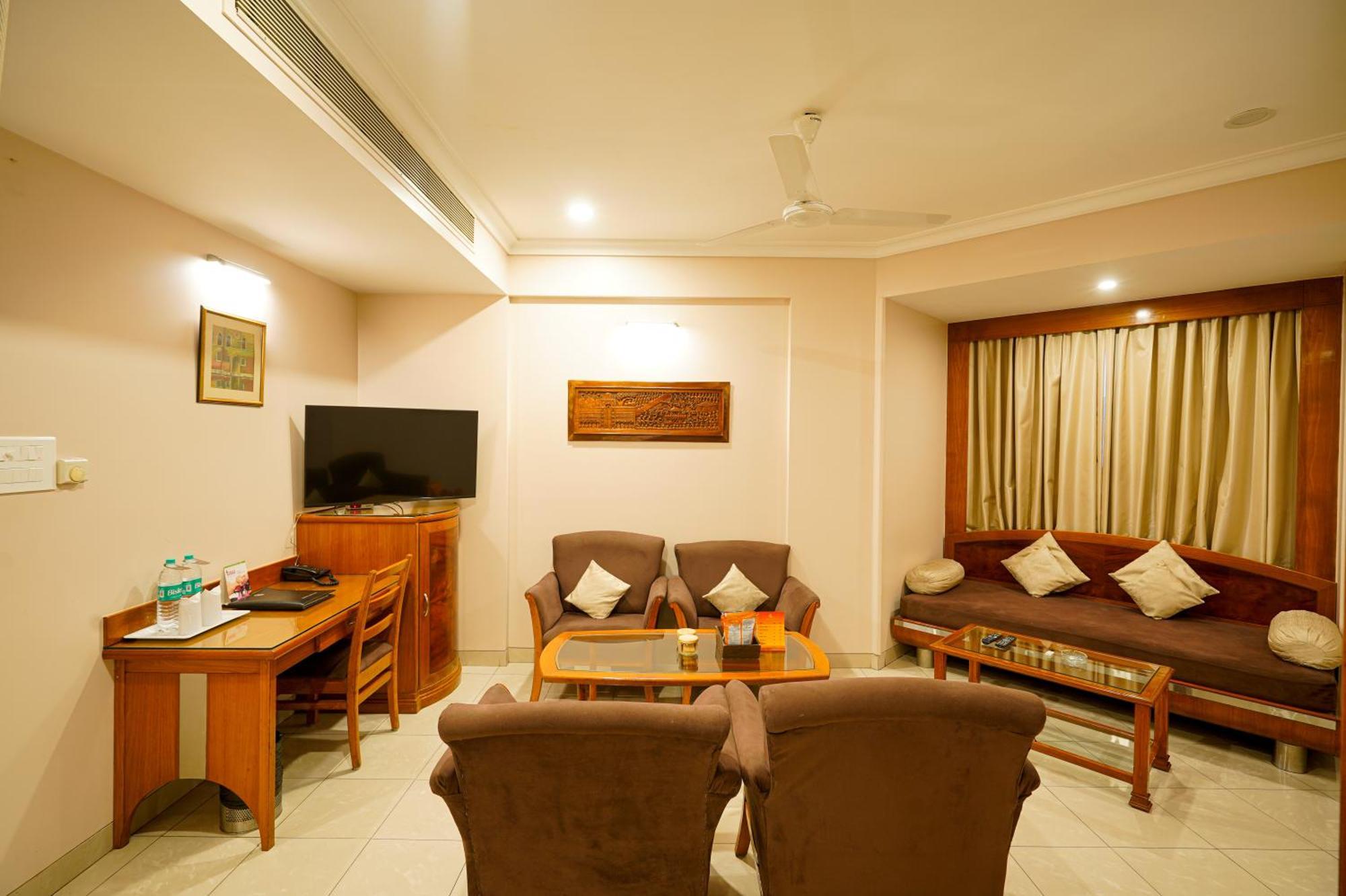 Rāipur Hotel Mayura מראה חיצוני תמונה