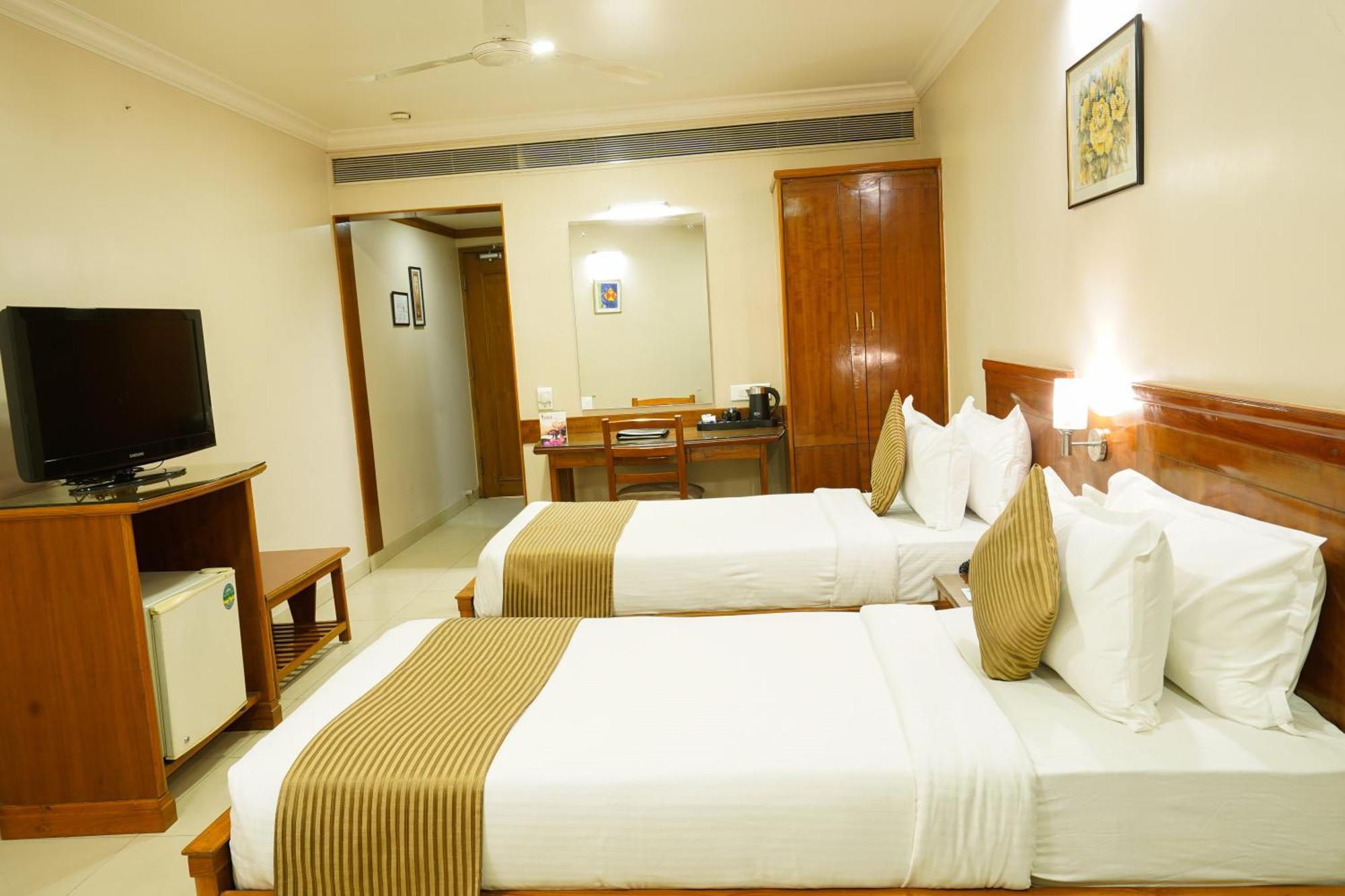 Rāipur Hotel Mayura מראה חיצוני תמונה